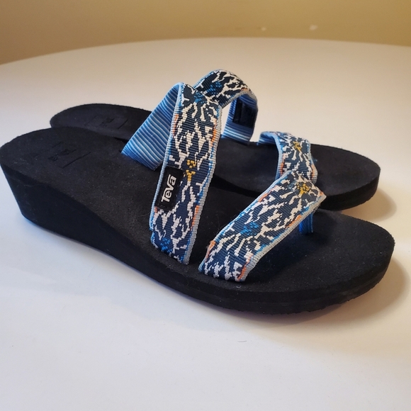Teva Women Mush Mandalyn Wedge Loma Lucia Multi Blue Like New - Picture 1 of 9